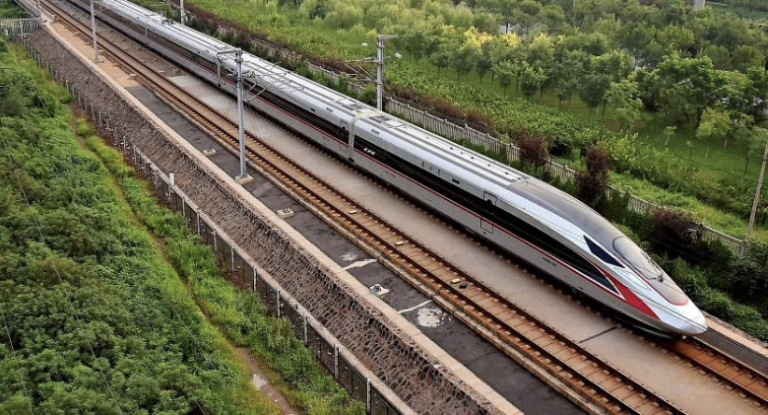 खुशखबरी : जल्द दौड़ेगी देश की पहली बुलेट ट्रेन, कितना होगा एक यात्री का किराया, रेल मंत्री ने बताई ये खास रिपोर्ट